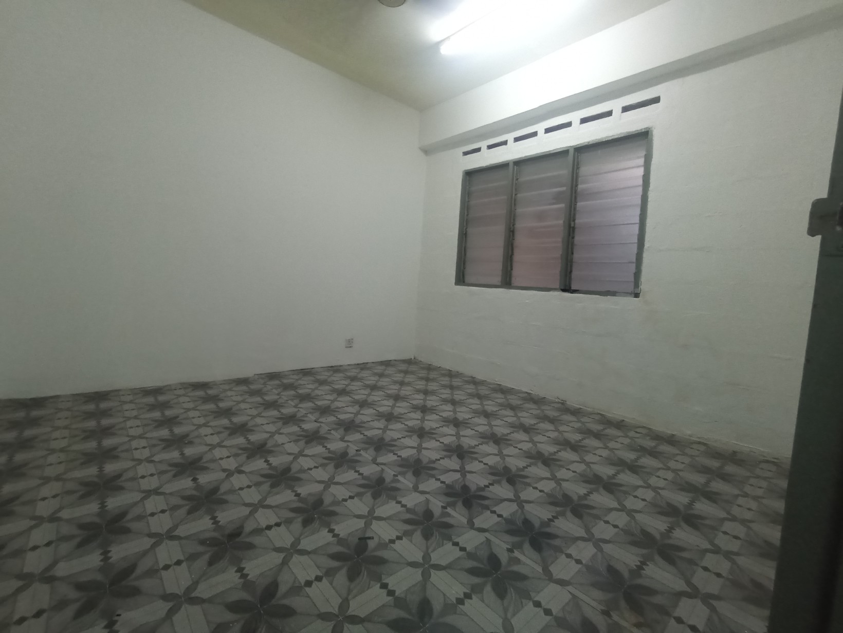 IMG_20251201_182321_copy_1640x1232